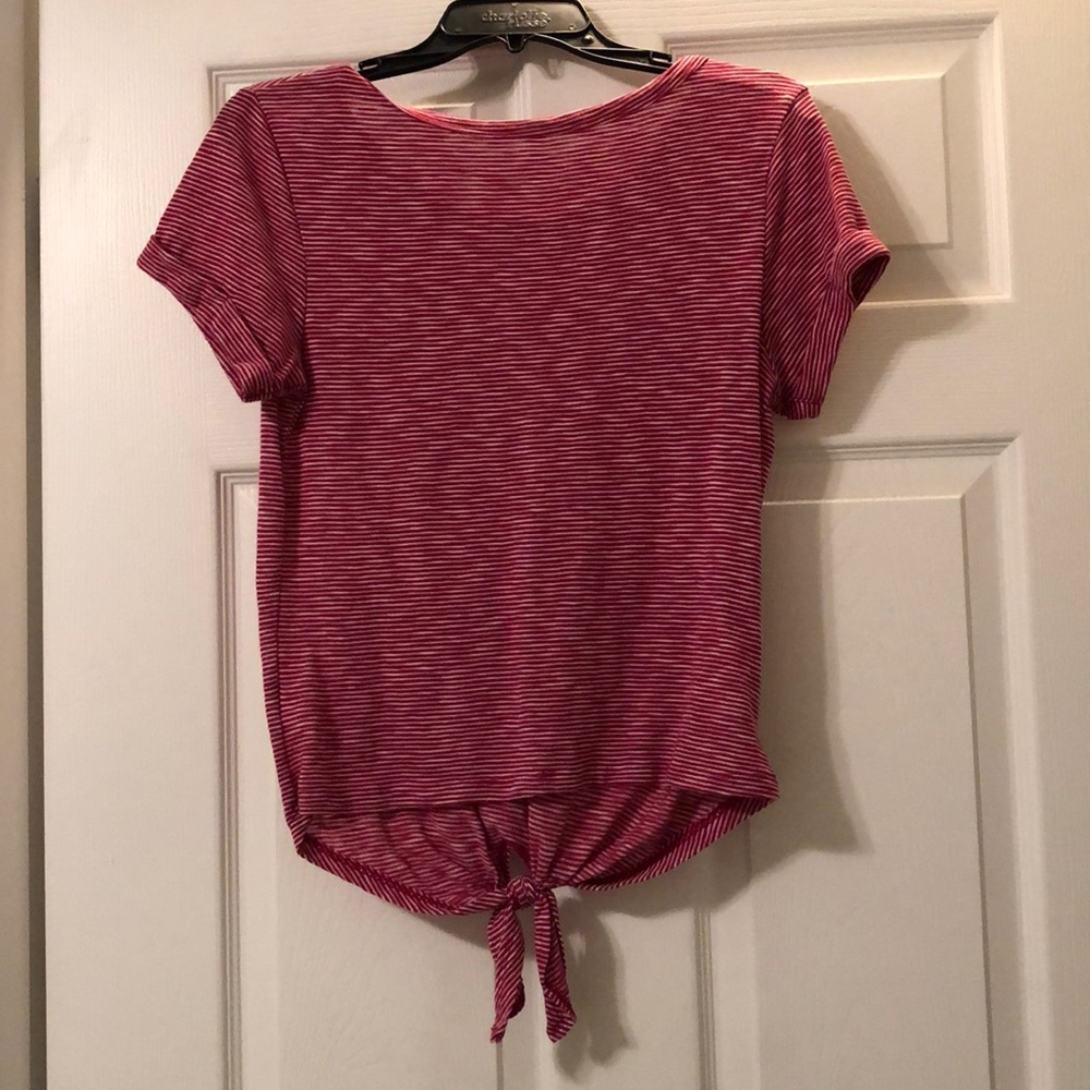 Tie front tee with cuffed sleeves - Picture 5 of 5